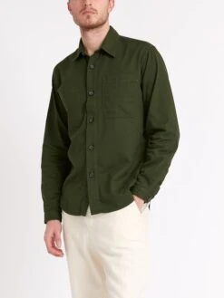 Treviscoe Shirt Kildale Forest Green -Men's Fashion-Oliver Spencer ModelOSMS171aTreviscoeShirtKIL01FOGKildaleForestGreen2copy Softness